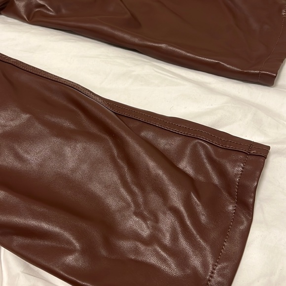 Abercrombie The 90s Straight Ultra High Rise Faux Leather Pants Curve Love - Picture 8 of 8